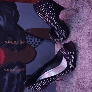 Ladies black shoe size 7 runs small